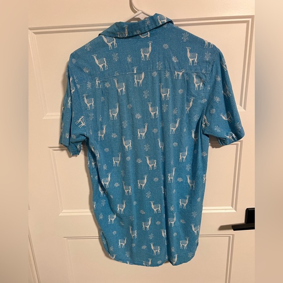 Tipsy Elves Llama Men’s button shirt, Medium - Picture 3 of 3